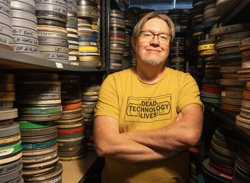 A/V Geeks Go Old School