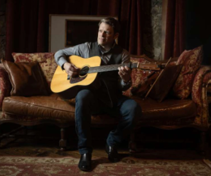 An Evening with Luke Bulla