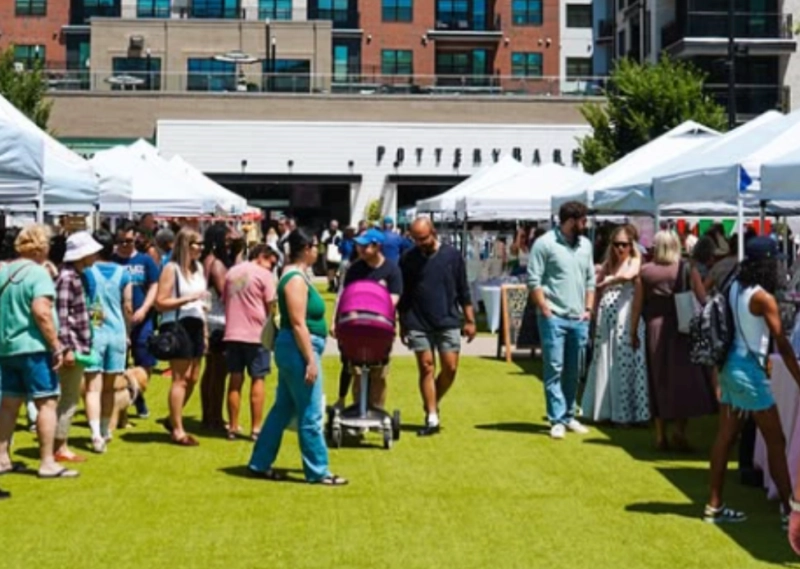Triangle Pop Up – Handcrafted Holiday Market