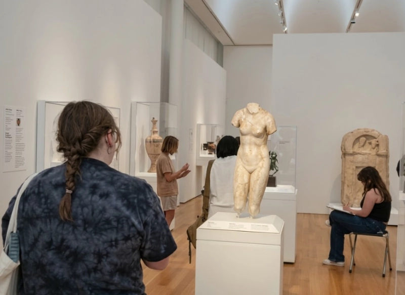 Teens Sketch in the Galleries