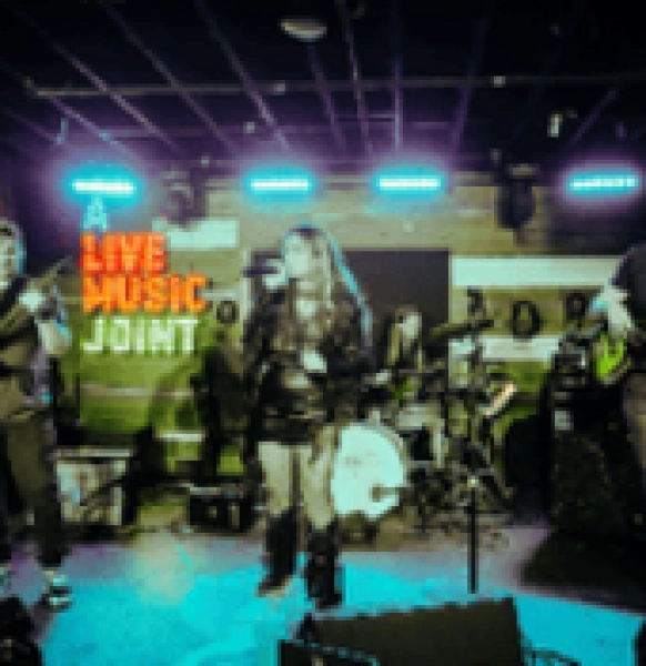 Four Corner Pocket Live Performance