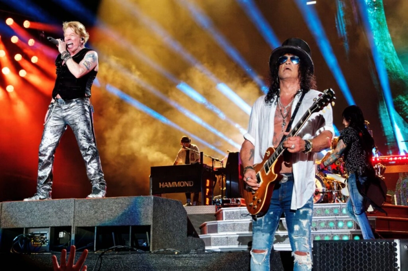 Guns N' Roses at Carter Finley Stadium