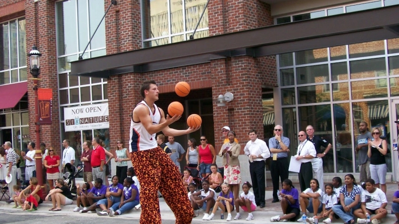 Juggling Record-Breaking Attempt 