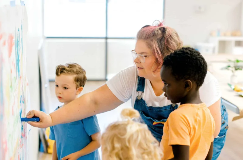 Hello Yellow Art Studio